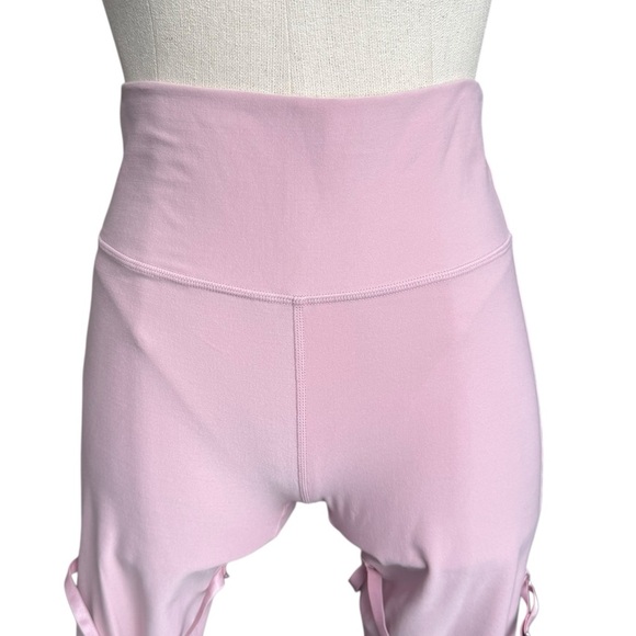 Rare Alo Yoga Alosoft High-Waist Spotlight
Legging in Ballet Pink Medium - Picture 6 of 15